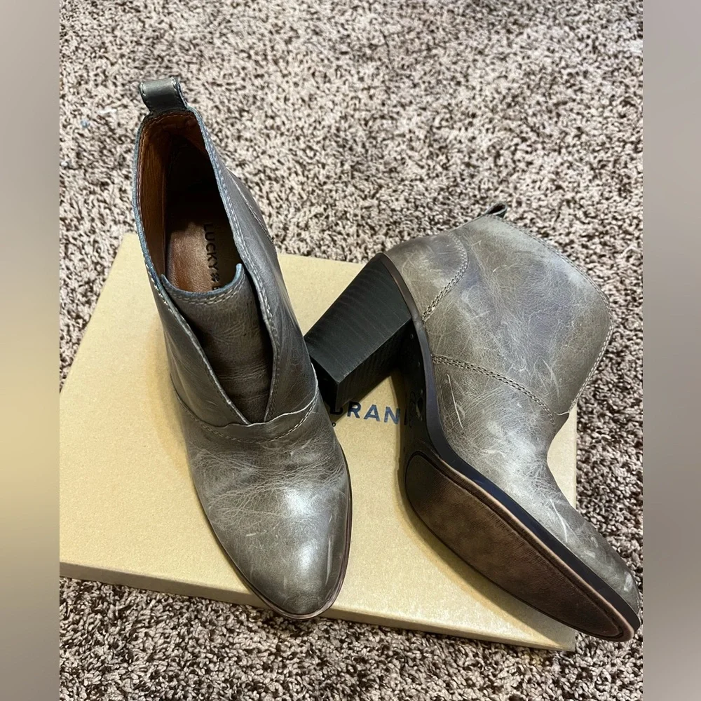 Lucky Brand Leather Taupe Ankle Boots, Size 7.5 - Picture 2 of 9